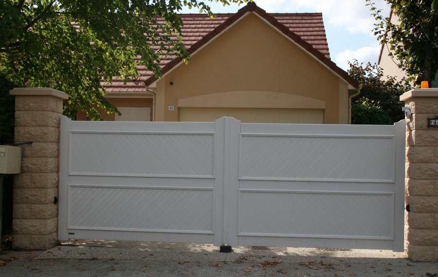 Nos mod&egrave;les de portails PVC &agrave;&nbsp;Nantes