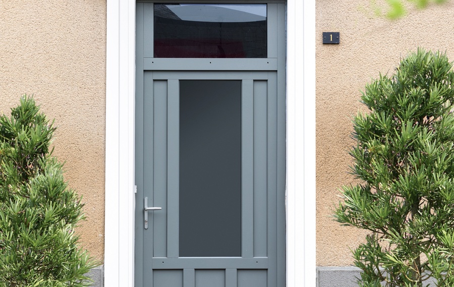 Notre gamme de porte d'entr&eacute;e en BOIS CLASSIQUE et CREATIVE CONTEMPORAINE &agrave; MOUZEIL