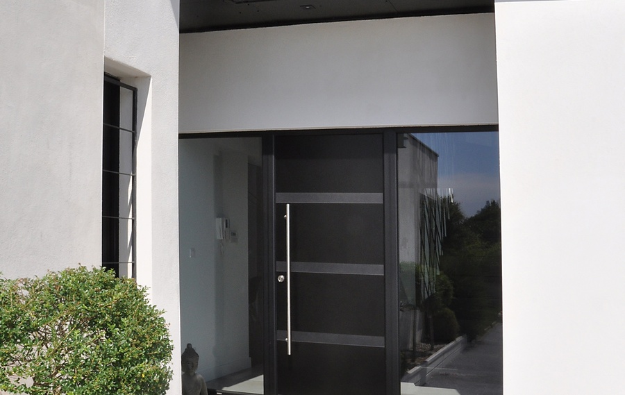 Notre gamme de portes d'entr&eacute;e en ALU CLASSIQUE et CONTEMPORAINE &agrave;&nbsp;Nantes
