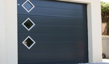 Portes de garage &agrave;&nbsp;MOUZEIL